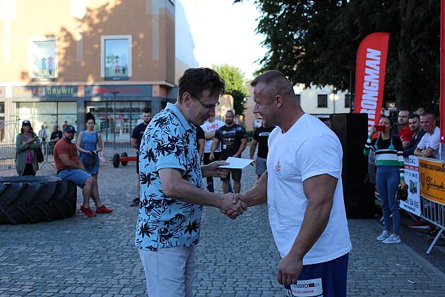 Tytani pokazali siłę na Placu Pokoju