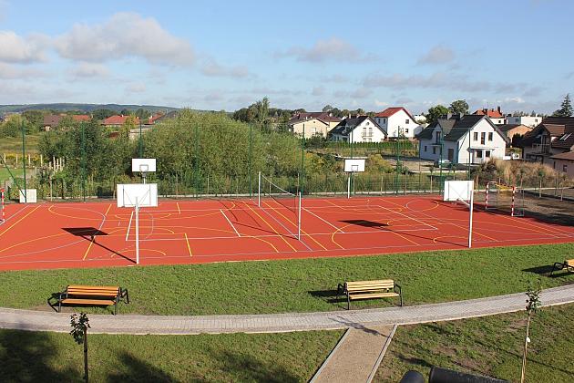 Rewitalizacyjna zmiana na podwórku przy Malczewskiego