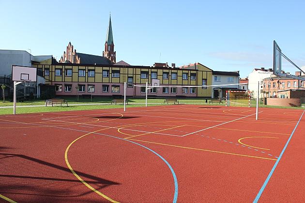 Rewitalizacyjna zmiana na podwórku przy Malczewskiego