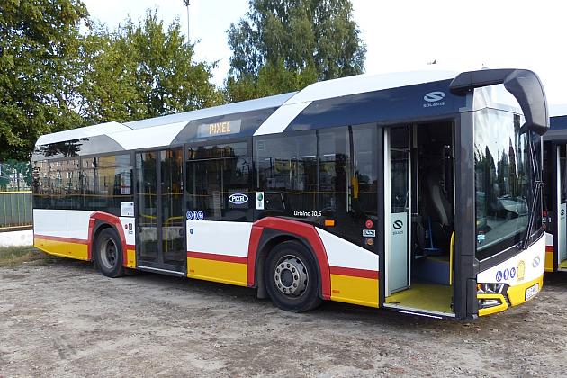 Nowe Solarisy w komplecie. Prezentacja autobusów w bazie ZKM-u