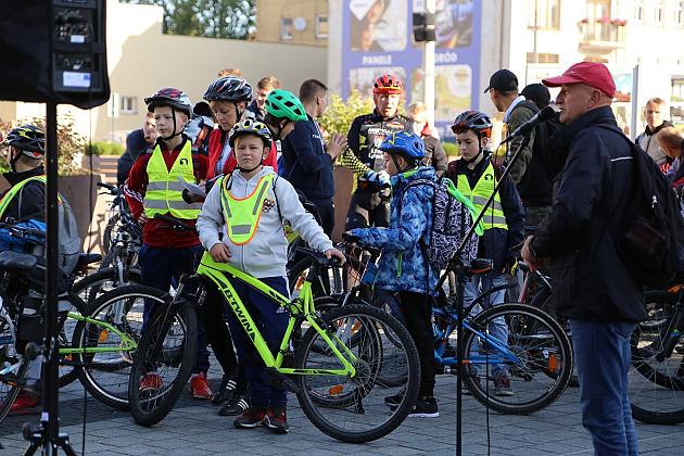 Zamiast samochodem pieszo lub rowerem