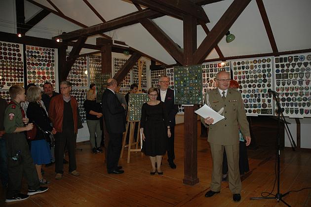 9 tysięcy wojskowych odznak, proporczyków, emblematów w lęborskim Muzeum