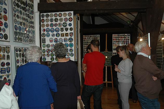 9 tysięcy wojskowych odznak, proporczyków, emblematów w lęborskim Muzeum