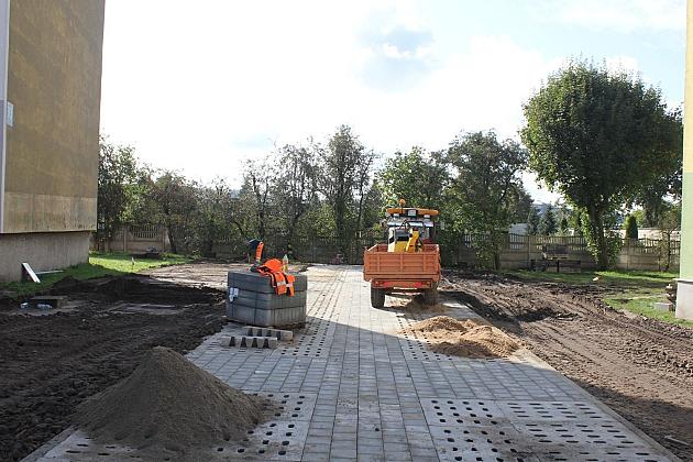 Przy ulicy Wojska Polskiego powstaje osiedlowy parking