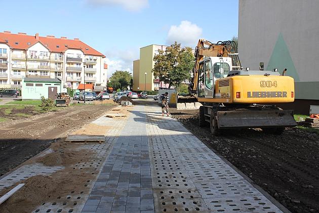 Przy ulicy Wojska Polskiego powstaje osiedlowy parking