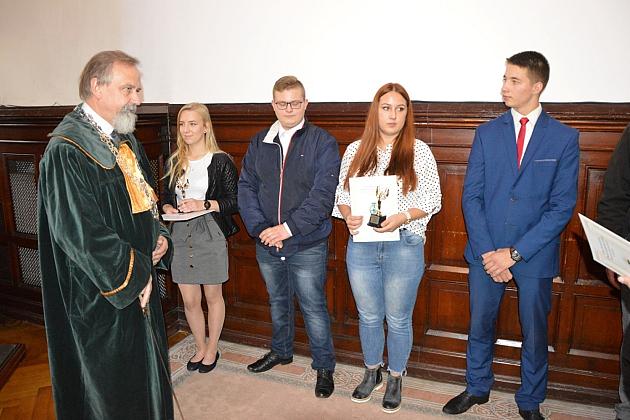 Pasowanie czeladników w ratuszu