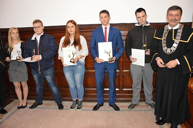 Pasowanie czeladników w ratuszu