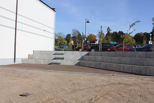 Kompozytowe tarasy za kinem „Fregata”