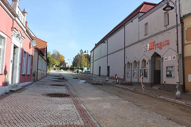 Kompozytowe tarasy za kinem „Fregata”