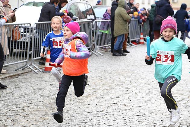 SP 3 Lębork i SP Nowa Wieś Lęborska najlepsi podczas 29. Biegów Mikołajkowych