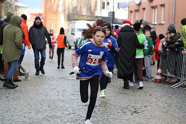 SP 3 Lębork i SP Nowa Wieś Lęborska najlepsi podczas 29. Biegów Mikołajkowych