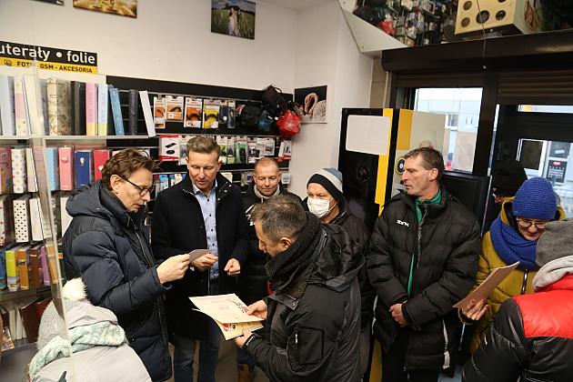 SP 3 Lębork i SP Nowa Wieś Lęborska najlepsi podczas 29. Biegów Mikołajkowych