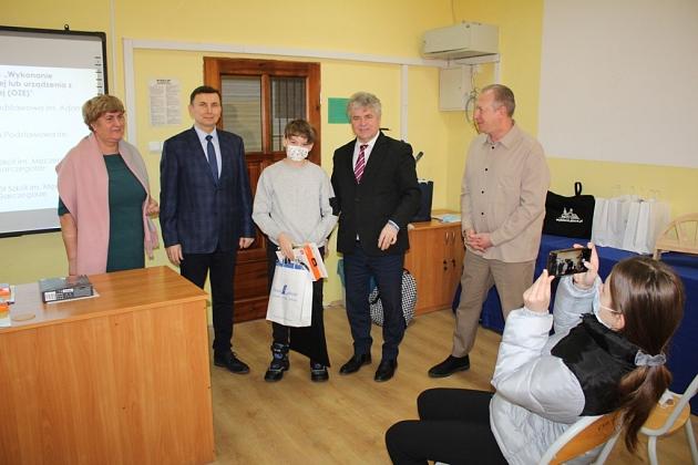 Nagrodzono laureatów konkursu PCE - „Każdy budować może”