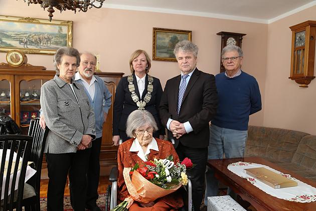 Setne urodziny Teresy Przychody