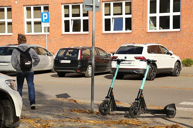 Zamiast autem – po Lęborku e-hulajnogą!