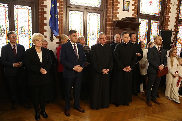 Biskup Ryszard Kasyna z kolędą w ratuszu