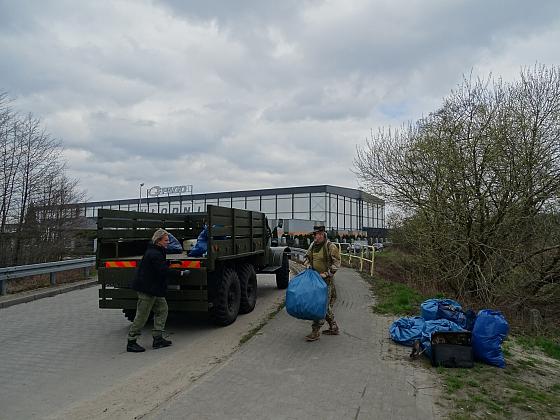 Sprzątali rzeki – Łebę i Okalicę