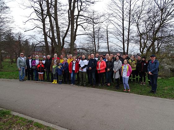 Sprzątali rzeki – Łebę i Okalicę