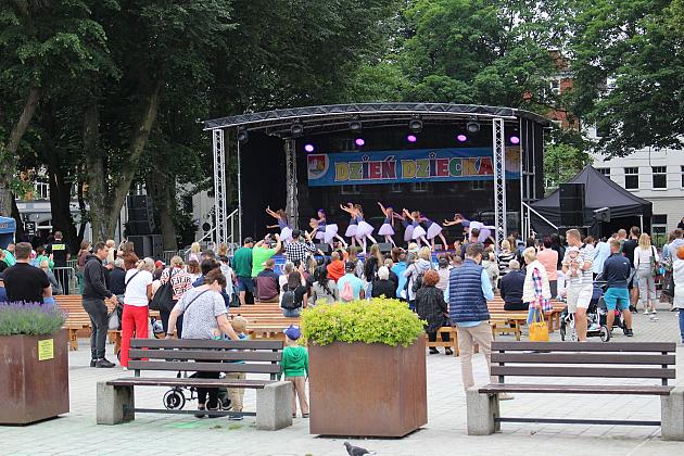 Radosny festyn z okazji Dnia Dziecka na Placu Pokoju w Lęborku