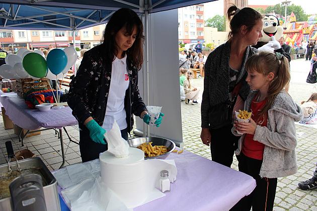 Radosny festyn z okazji Dnia Dziecka na Placu Pokoju w Lęborku