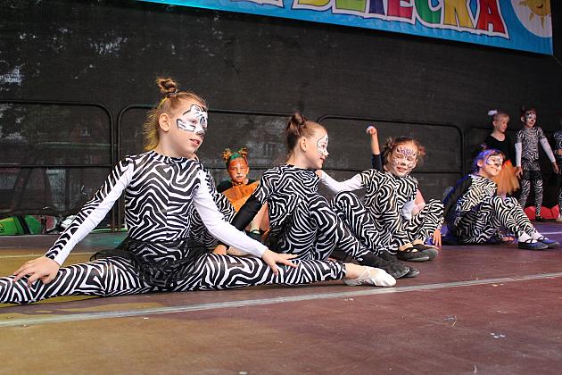 Radosny festyn z okazji Dnia Dziecka na Placu Pokoju w Lęborku
