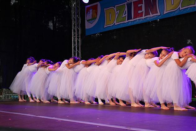 Radosny festyn z okazji Dnia Dziecka na Placu Pokoju w Lęborku