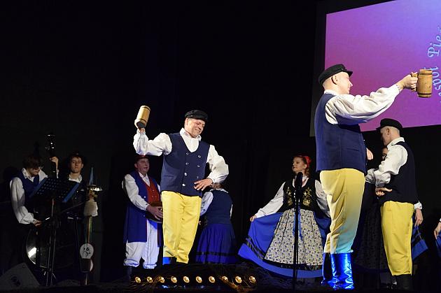 20-lecie Zespołu Pieśni i Tańca „Ziemia Lęborska” – Jubileusz pełen tańca i wzruszeń