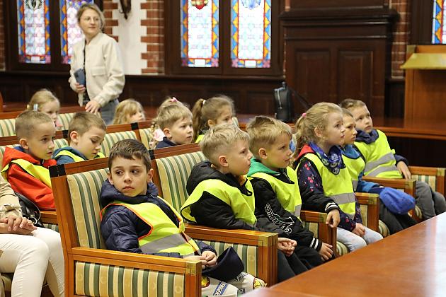 Wielkanocna wizyta przedszkolaków w lęborskim ratuszu