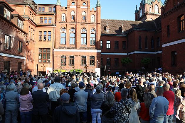 Letnie Granie ponownie na dziedzińcu ratusza – koncert akordeonowy z udziałem 33 młodych muzyków z całej Polski