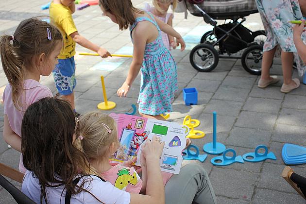 Letnie czwartki z książką i… niespodzianką!