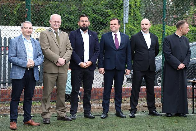 Uczniowie wrócili do szkół. Inauguracja roku szkolnego w SP nr 5 w Lęborku