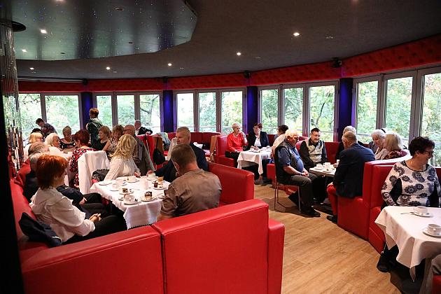 Seniorzy świętowali w restauracji „Różana”