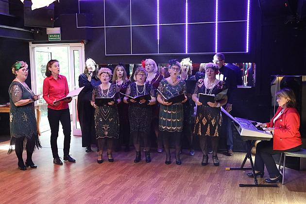 Seniorzy świętowali w restauracji „Różana”