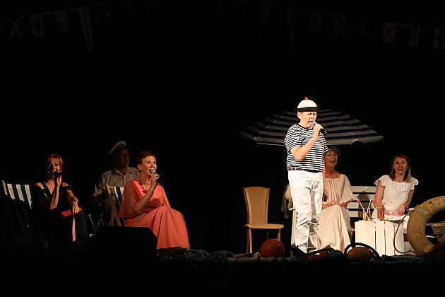 W rytmie wspomnień – zespół Bel Canto wystąpił dla lęborskich seniorów