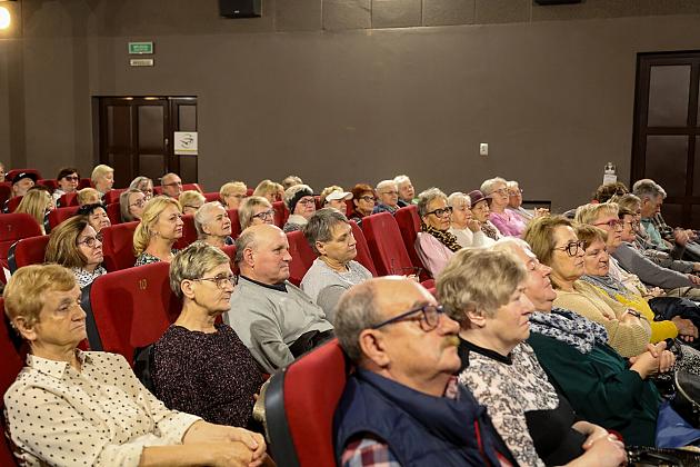 Rok „Fregaty dla Seniorów” – film, kawa i spotkanie w dobrym towarzystwie!