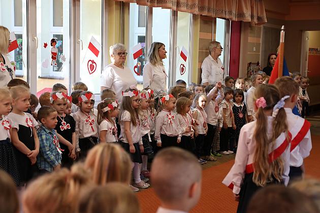 Radosne świętowanie 107. rocznicy odzyskania niepodległości w Przedszkolu nr 1