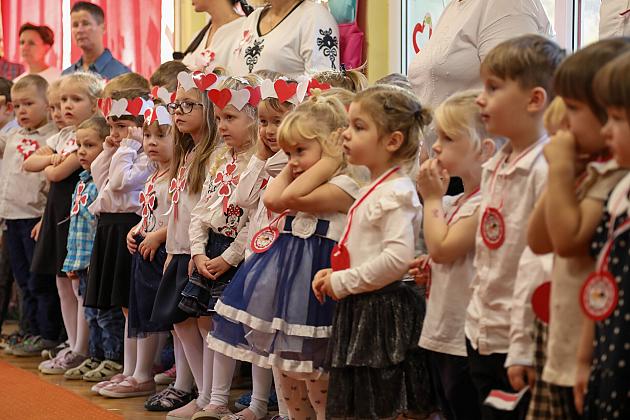 Radosne świętowanie 107. rocznicy odzyskania niepodległości w Przedszkolu nr 1