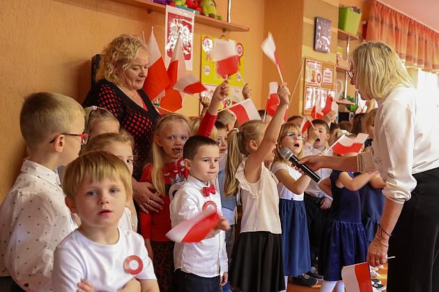 Radosne świętowanie 107. rocznicy odzyskania niepodległości w Przedszkolu nr 1