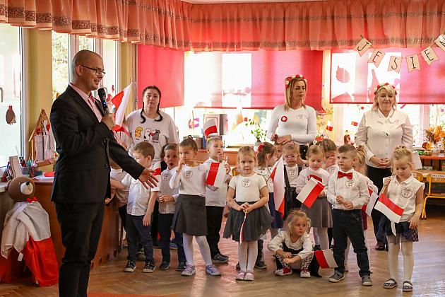 Radosne świętowanie 107. rocznicy odzyskania niepodległości w Przedszkolu nr 1