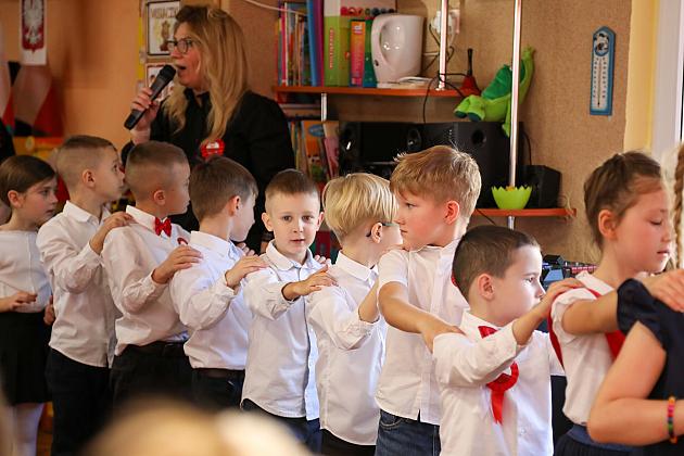 Radosne świętowanie 107. rocznicy odzyskania niepodległości w Przedszkolu nr 1