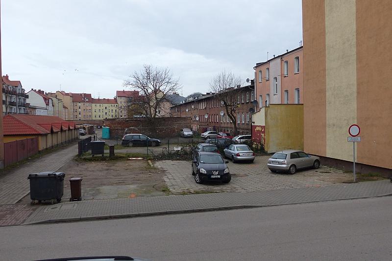 Przy Grunwaldzkiej stanie czterokondygnacyjny budynek komunalny