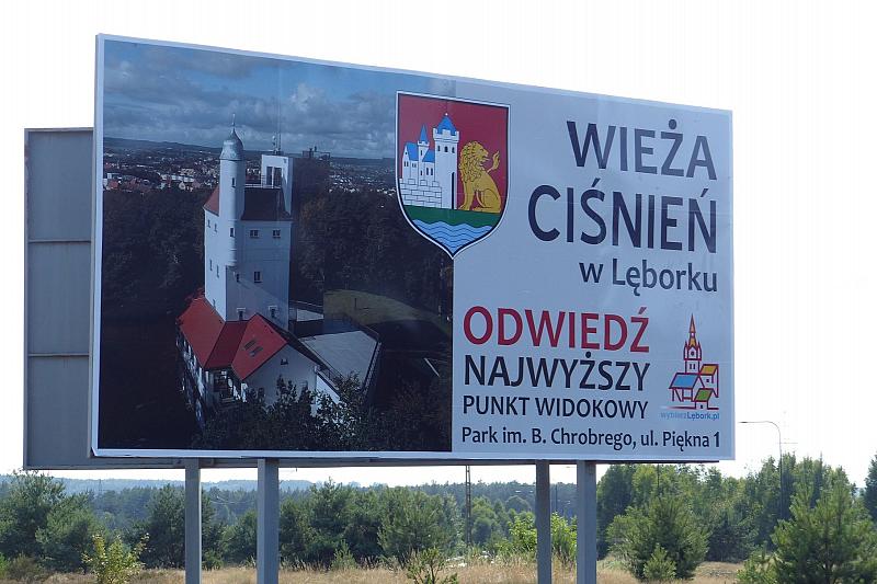 Tablice promują Wieżę Ciśnień