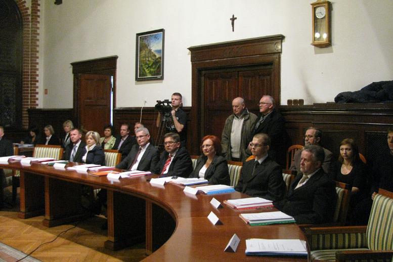 Radni wybrali Przewodniczącego Rady Miejskiej, dzisiaj - ślubowanie Burmistrza 