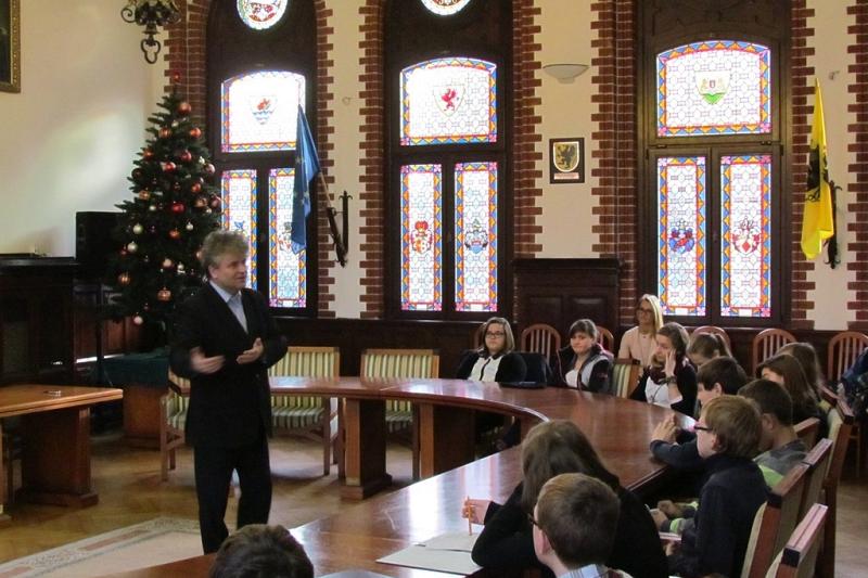 Przyszli dziennikarze „przepytali” burmistrza