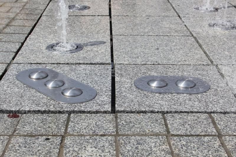 Fontanna na placu Pokoju zagra