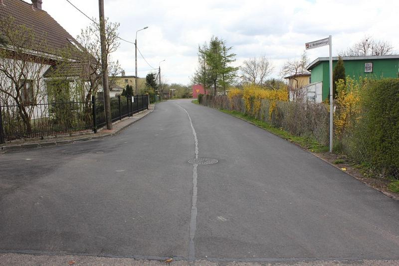 Nowy asfalt na Spółdzielczej i Hibnera