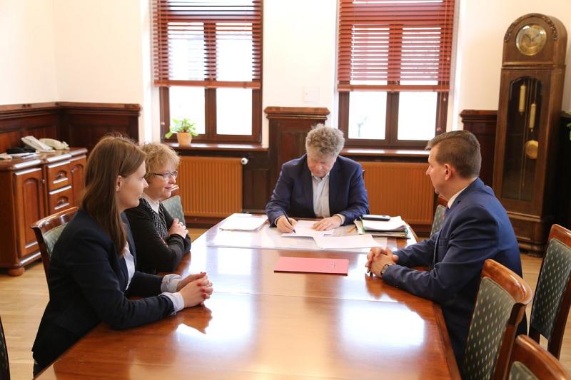 Umowa partnerska ze Stowarzyszeniem EDUQ i Farm Frites Poland