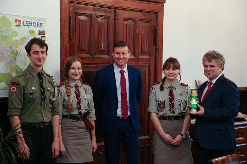 Betlejemskie Światło Pokoju w Ratuszu